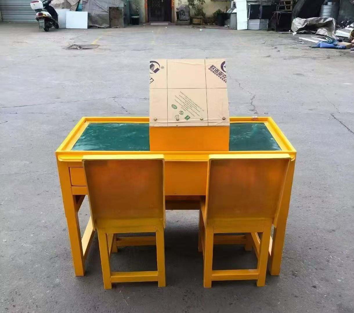榆林防静电导通桌井下煤矿火工品发放桌：危险品流转的安全守护者